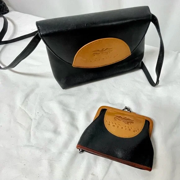 America Perry Ellis Crossbody Purse W Change Purse Leather - Picture 5 of 10